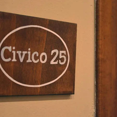 Le Di Sonia Del Corso Civ 25 بيت ضيافة فيوتشيتشيو