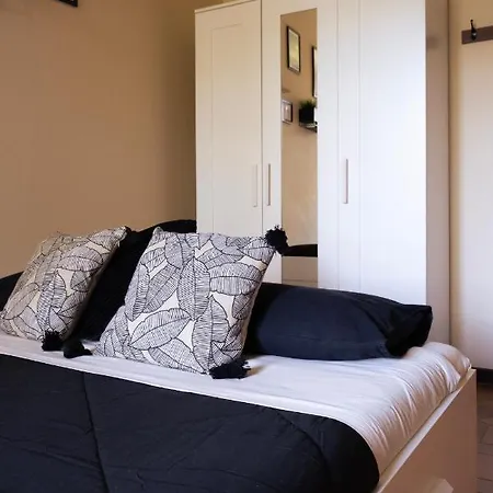 Guest house Le Di Sonia Del Corso Civ 25 Quadrupla Con Bagno Privato 3*