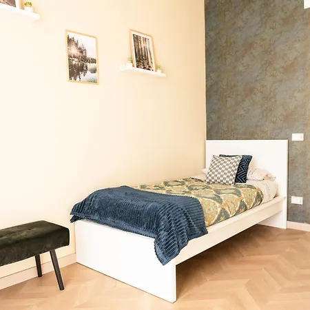 Le Di Sonia Del Corso Civ 25 Quadrupla Con Bagno Privato Фучеккьо